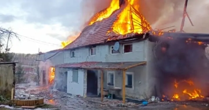 Pożar domu w Wyrębie