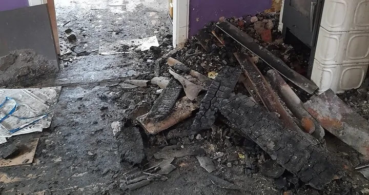 Ogromny pożar domu w Polednie