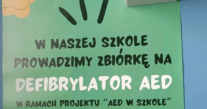 AED w szkole (ul. Nadnotecka)